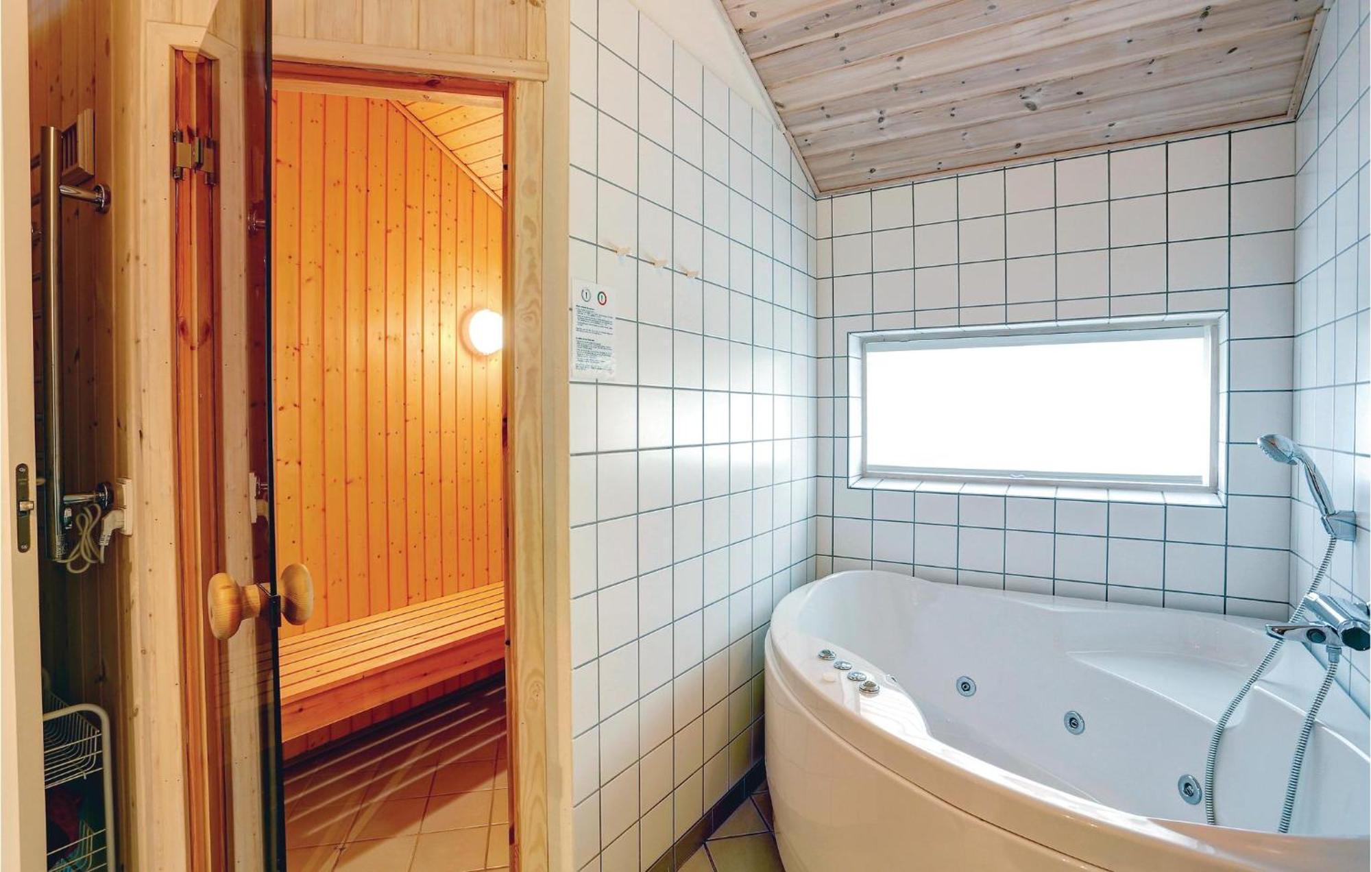 Awesome Home In Nexo With Sauna Snogebæk Exterior foto
